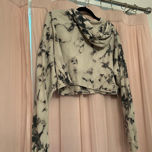 Cropped sweater - Picture 2 of 2